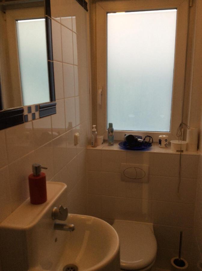 Dachstudio Mit Bad Und Terasse ケルン エクステリア 写真