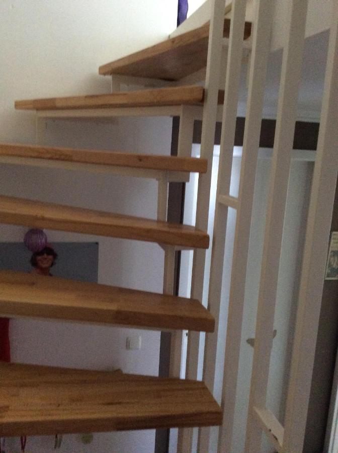 Dachstudio Mit Bad Und Terasse ケルン エクステリア 写真